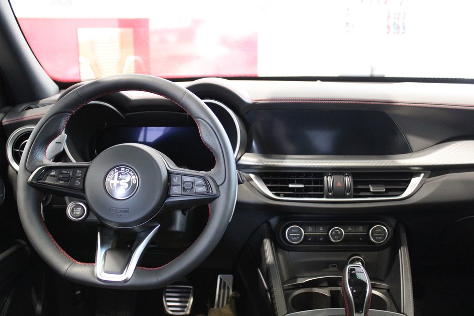 Alfa Romeo de Québec in Boischatel, 2024 Alfa Romeo Stelvio COMPETIZIONE