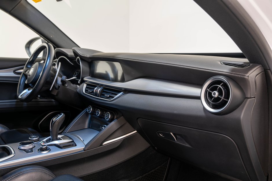 2021 Alfa Romeo Stelvio Ti Sport-18