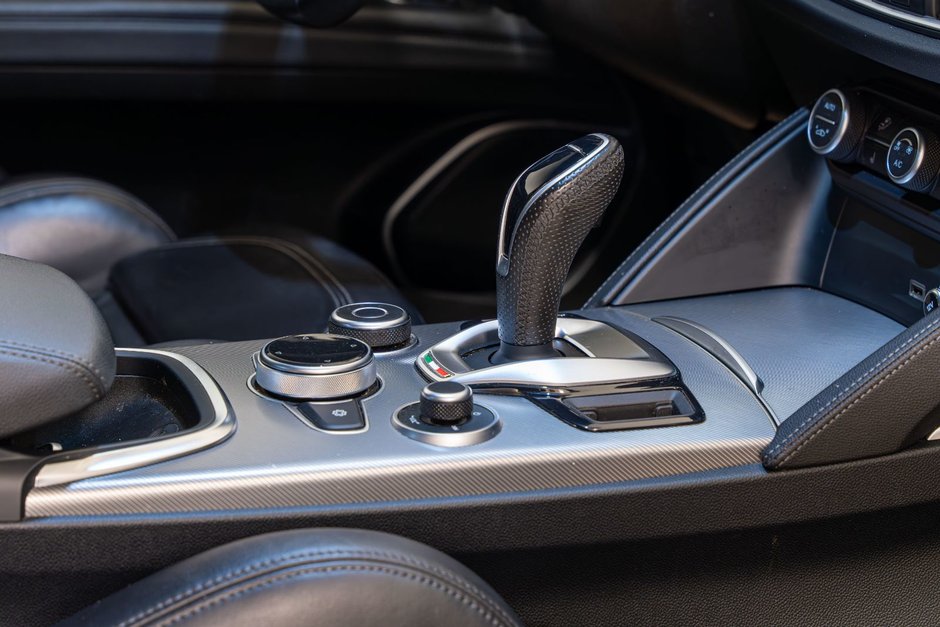 2021 Alfa Romeo Stelvio Ti Sport-17