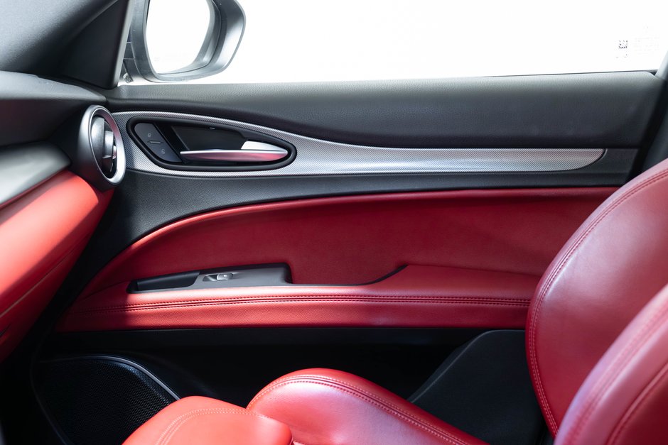 2021 Alfa Romeo Stelvio Ti Sport-10