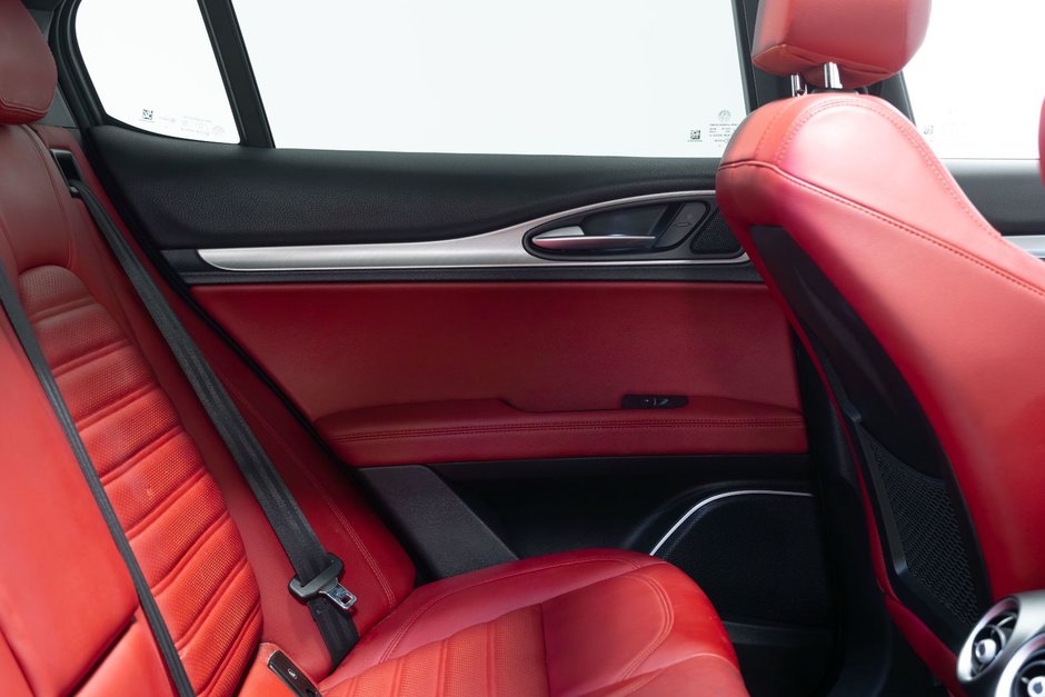 2021 Alfa Romeo Stelvio Ti Sport-28