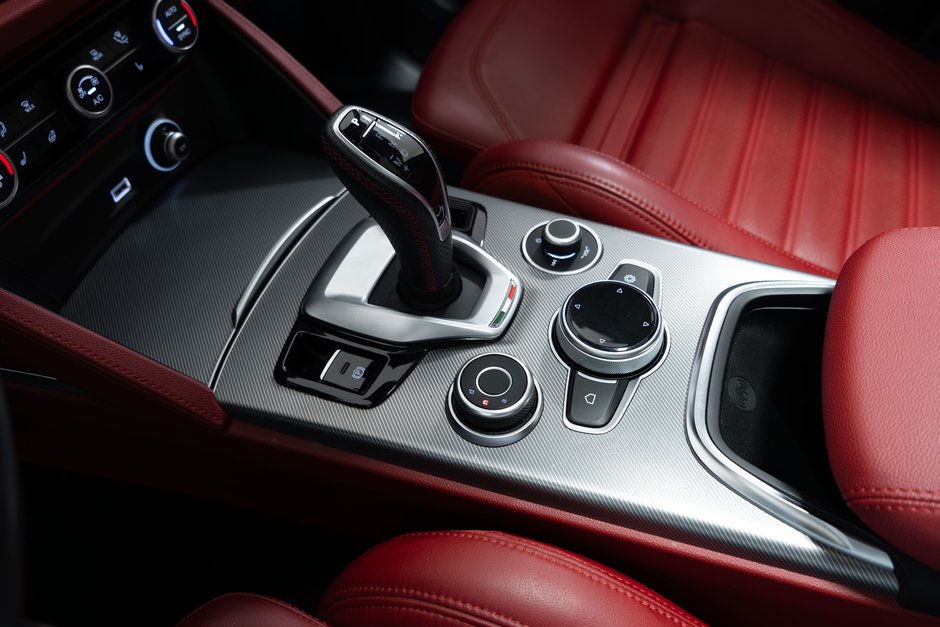 2021 Alfa Romeo Stelvio Ti Sport-17