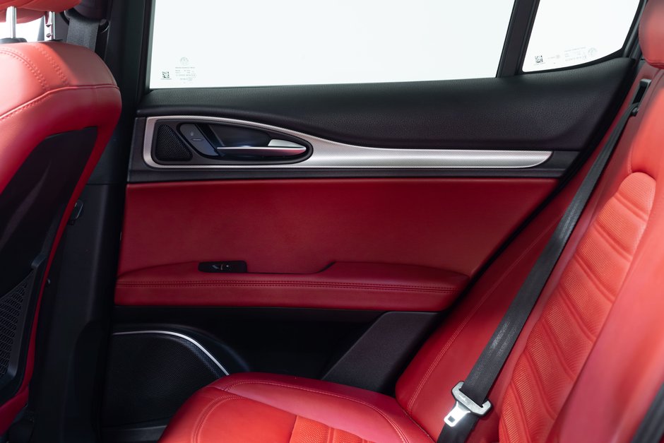 2021 Alfa Romeo Stelvio Ti Sport-25