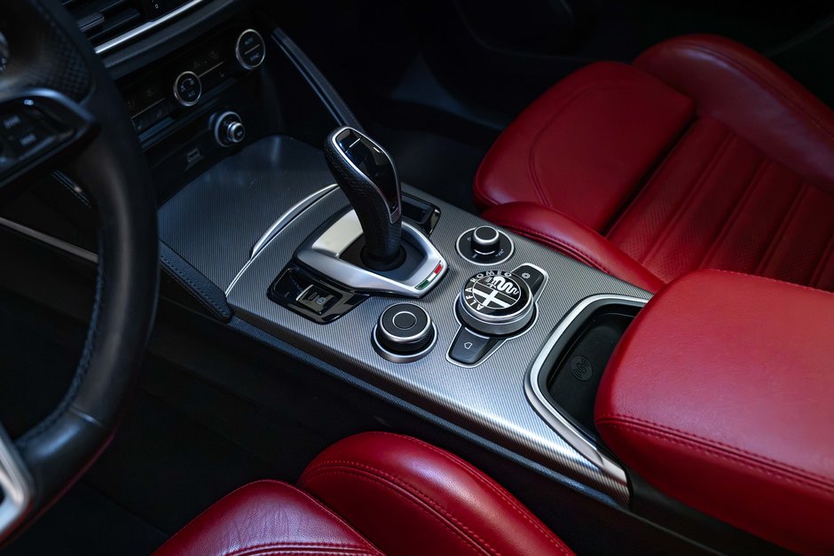 2022 Alfa Romeo Stelvio Veloce-16