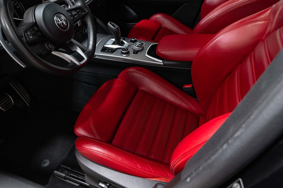 2022 Alfa Romeo Stelvio Veloce-11