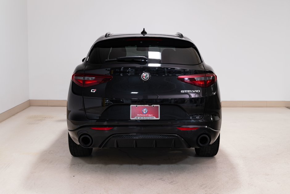 2022 Alfa Romeo Stelvio Veloce-5
