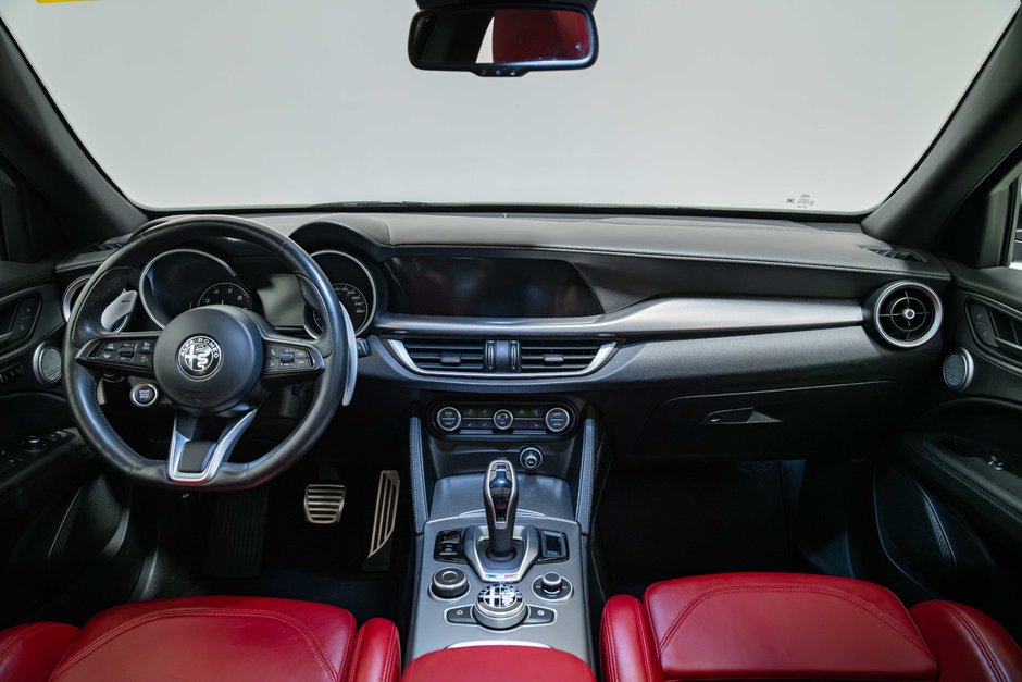 2022 Alfa Romeo Stelvio Veloce-25