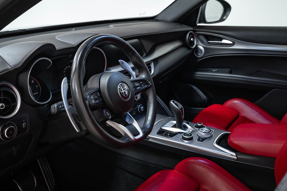 2022 Alfa Romeo Stelvio Veloce-13