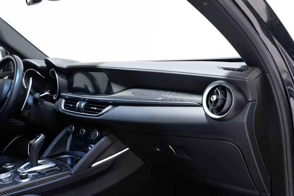 2023 Alfa Romeo Stelvio Quadrifoglio-21