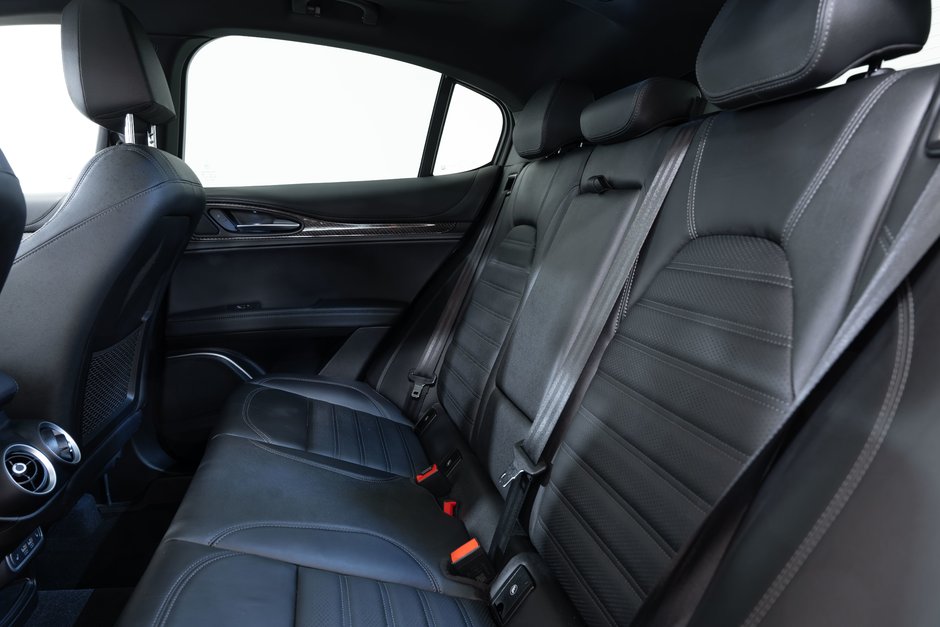 2023 Alfa Romeo Stelvio Quadrifoglio-22