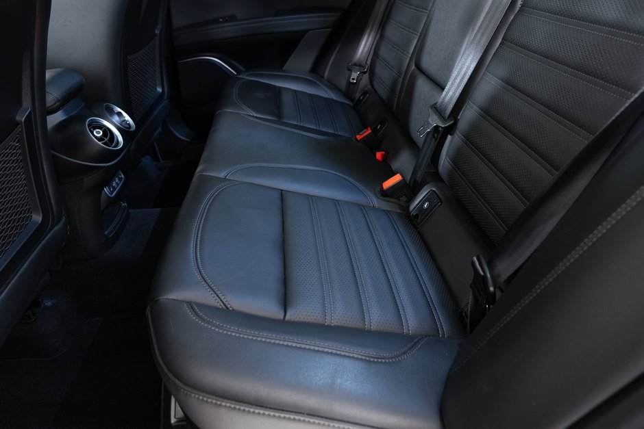 2023 Alfa Romeo Stelvio Quadrifoglio-24