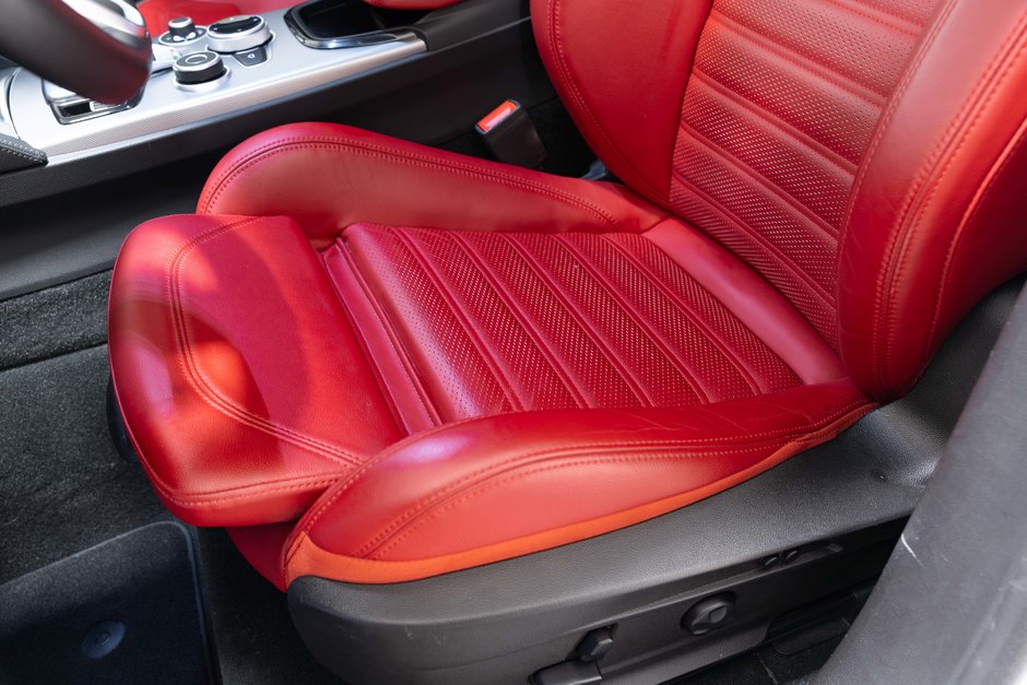 2024 Alfa Romeo Stelvio Veloce-12