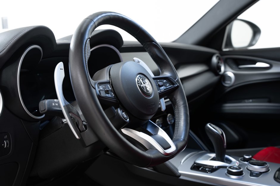2024 Alfa Romeo Stelvio Veloce-13