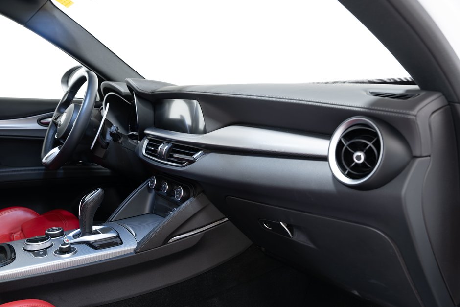2024 Alfa Romeo Stelvio Veloce-21