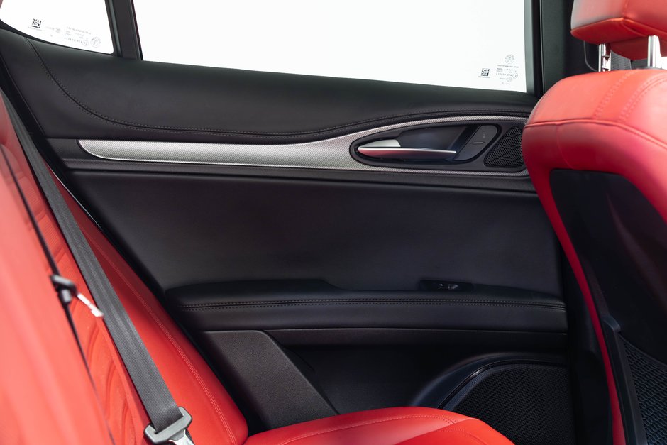 2024 Alfa Romeo Stelvio Veloce-27