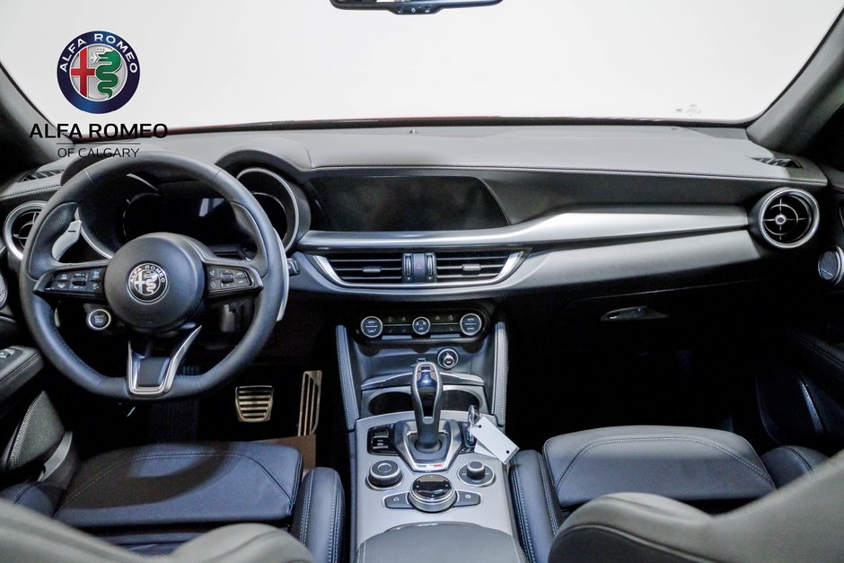 2025 Alfa Romeo Stelvio-18