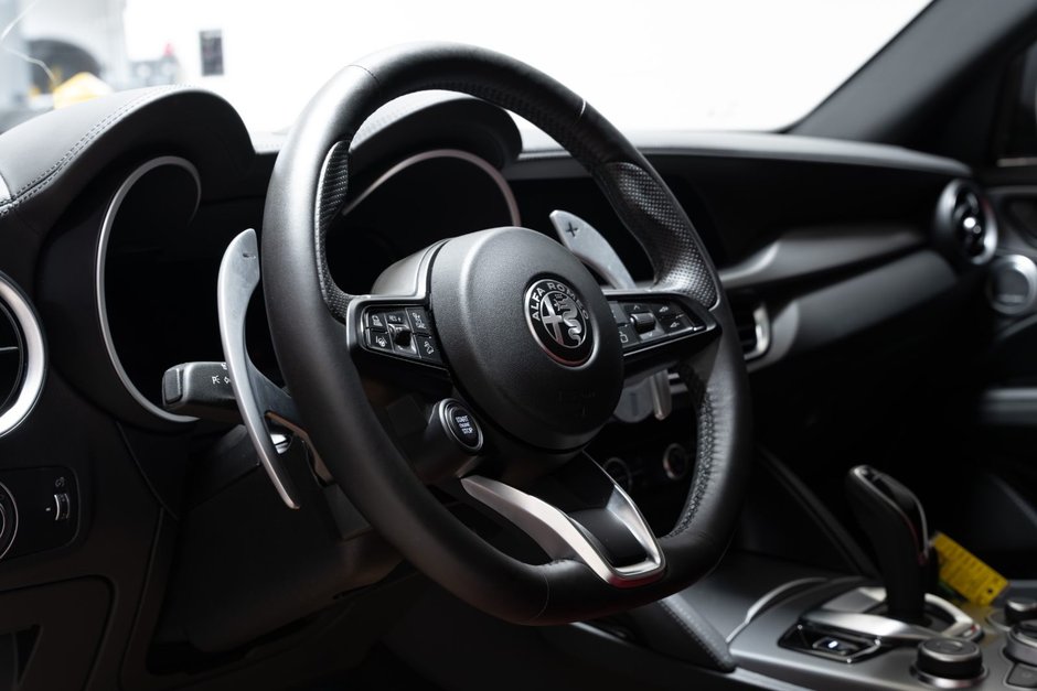 2025 Alfa Romeo Stelvio AWD-12