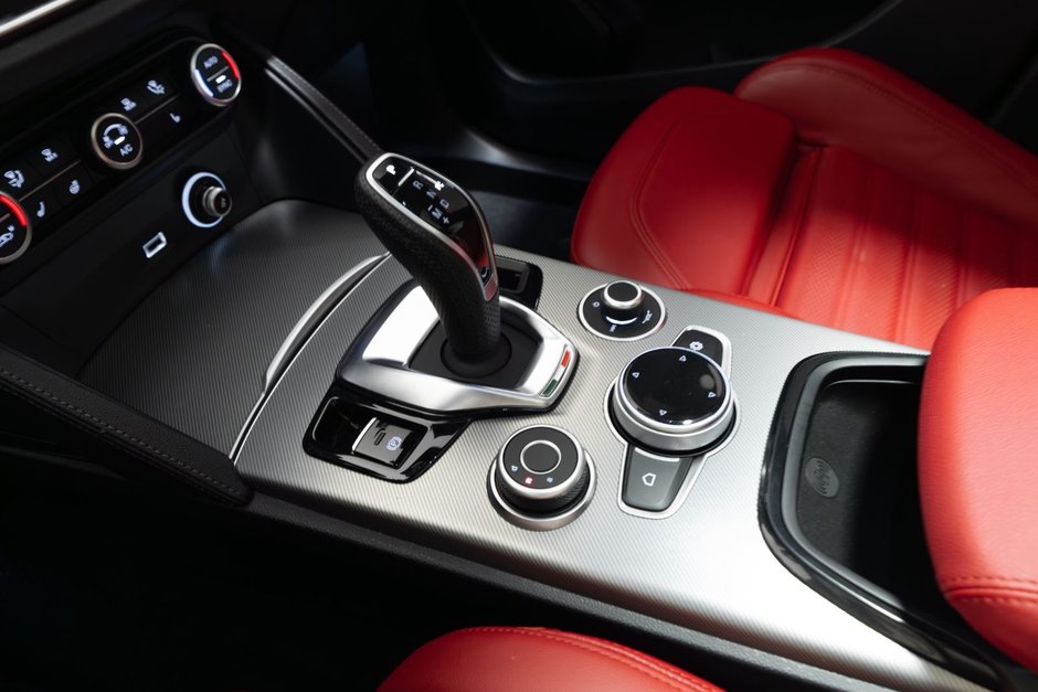 2025 Alfa Romeo Stelvio AWD-15