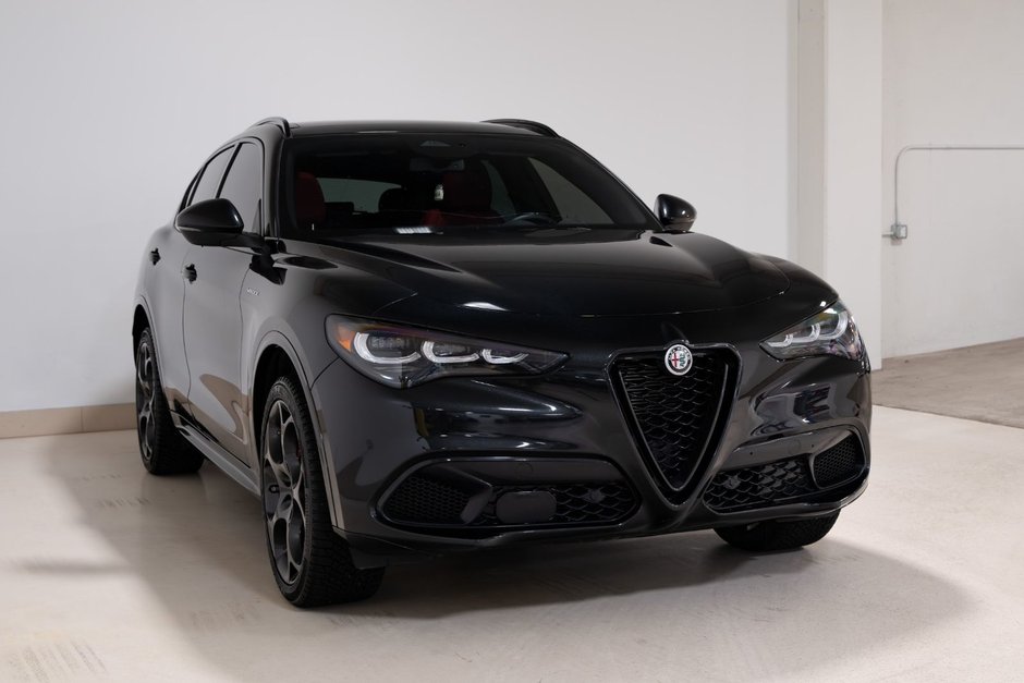 2025 Alfa Romeo Stelvio AWD-2
