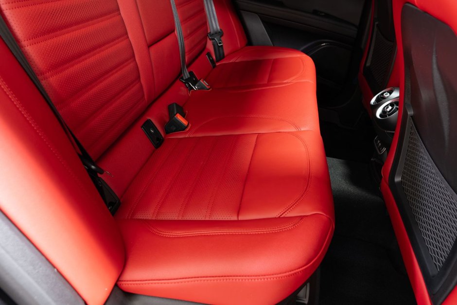 2025 Alfa Romeo Stelvio AWD-26