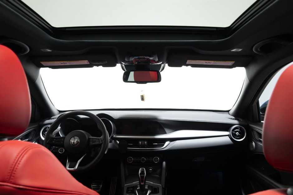 2025 Alfa Romeo Stelvio AWD-28