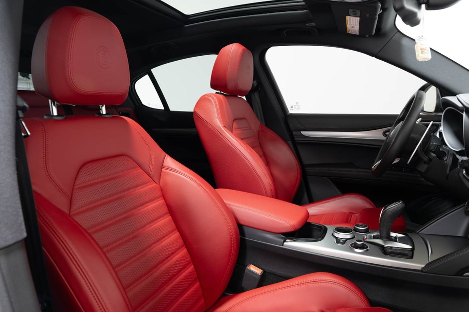 2025 Alfa Romeo Stelvio AWD-17