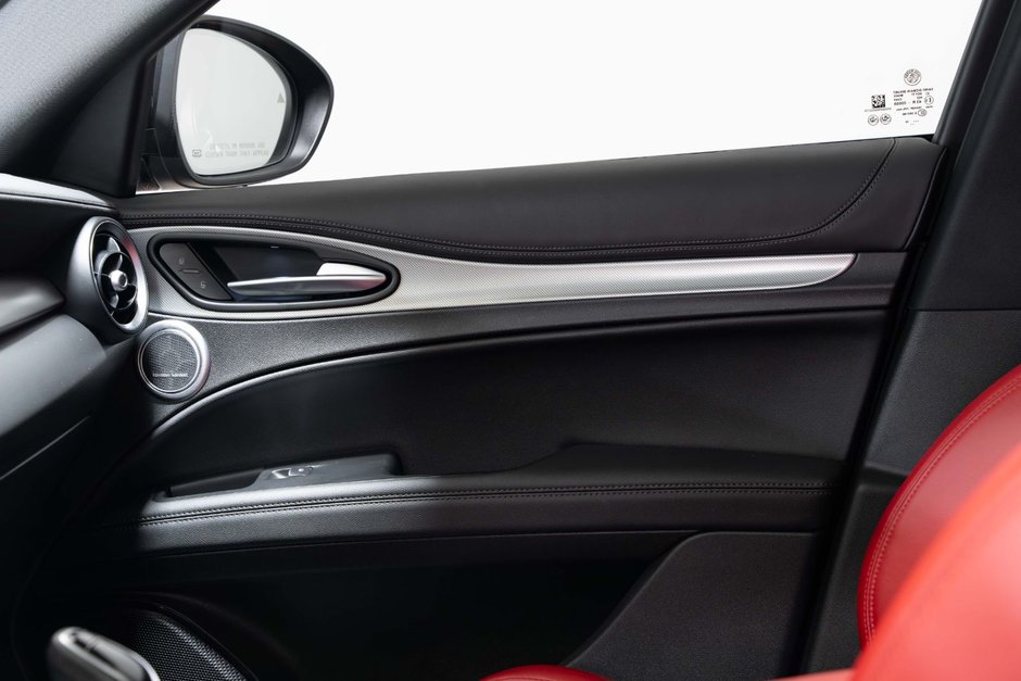 2025 Alfa Romeo Stelvio AWD-10