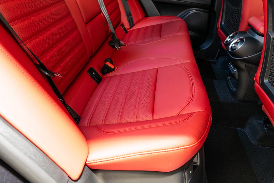 2026 Alfa Romeo Stelvio Veloce-28