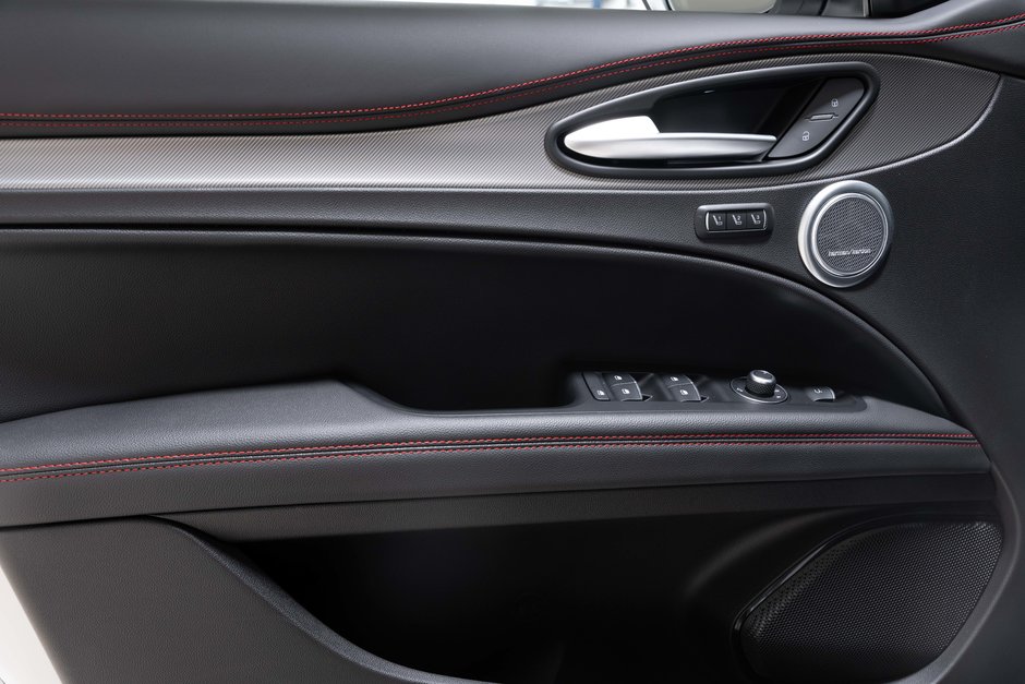 2026 Alfa Romeo Stelvio Veloce-20