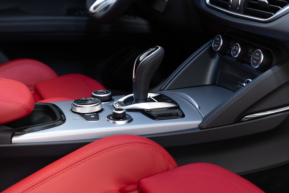 2026 Alfa Romeo Stelvio Veloce-22