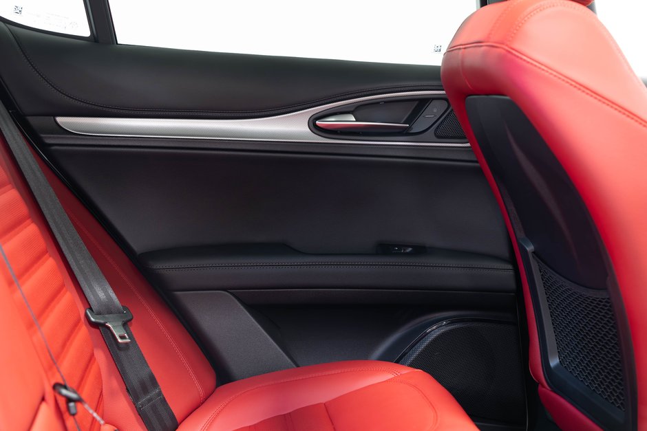2026 Alfa Romeo Stelvio Veloce-28