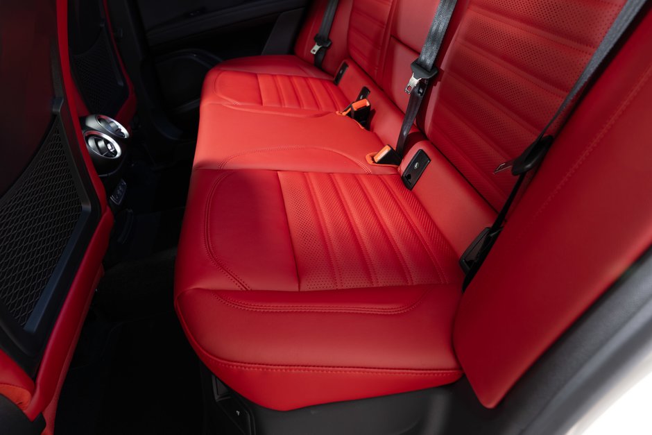 2026 Alfa Romeo Stelvio Veloce-26