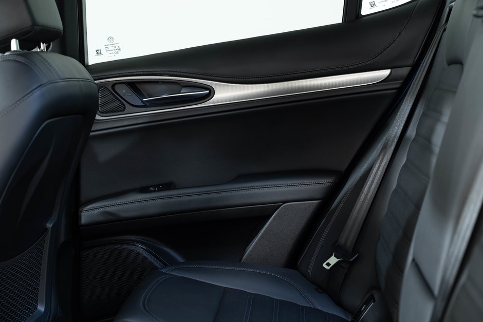2026 Alfa Romeo Stelvio Veloce-25