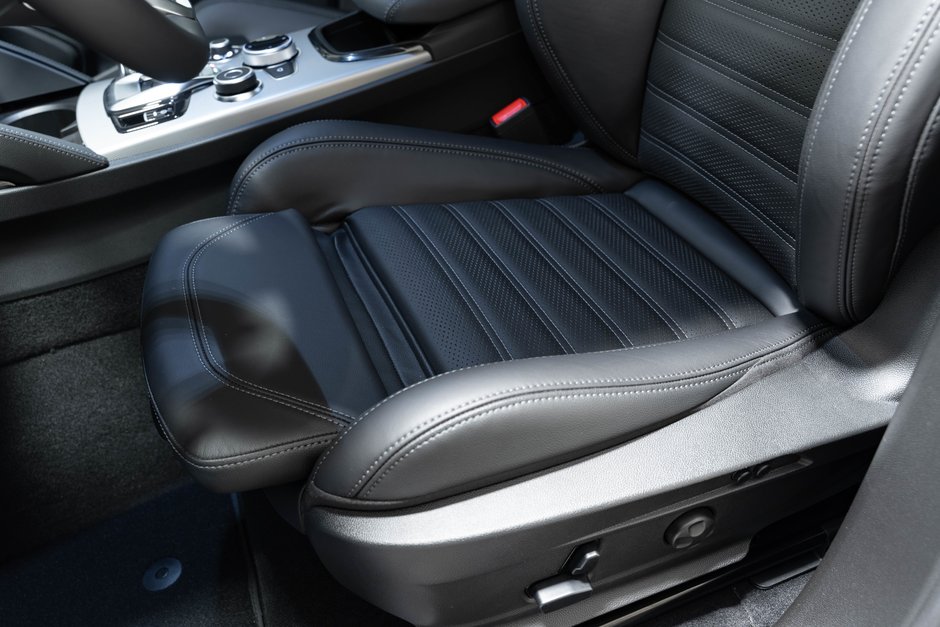 2026 Alfa Romeo Stelvio Veloce-12