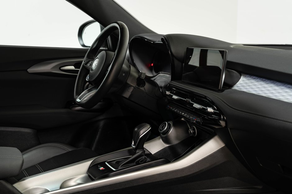 2025 Alfa Romeo Tonale Intensa-24