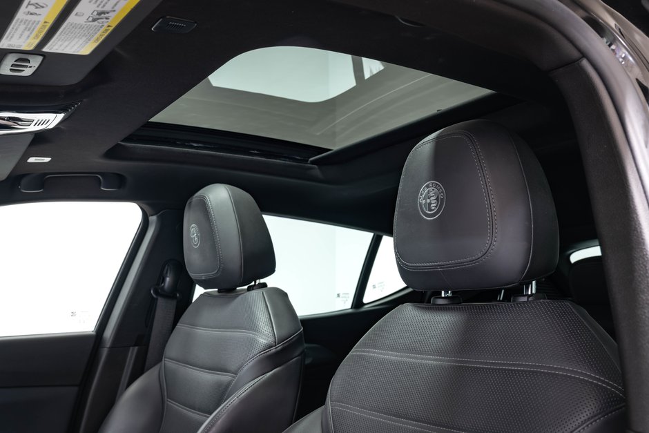 2025 Alfa Romeo Tonale Intensa-14