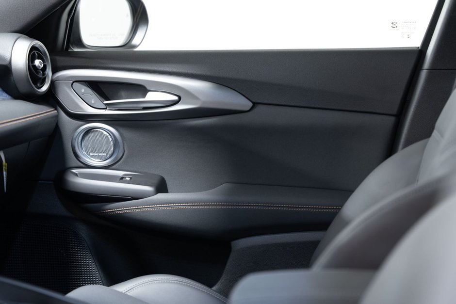 2025 Alfa Romeo Tonale AWD-15