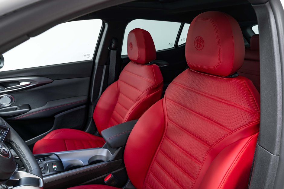 2026 Alfa Romeo Tonale Veloce-19