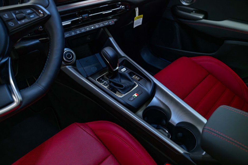 2026 Alfa Romeo Tonale Veloce-18