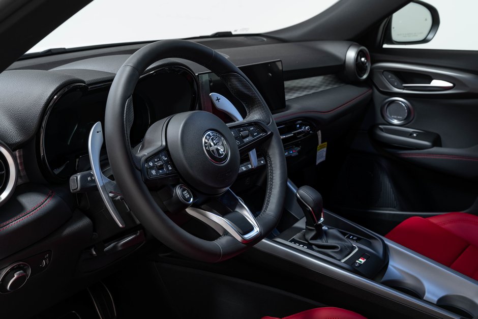 2026 Alfa Romeo Tonale Veloce-13