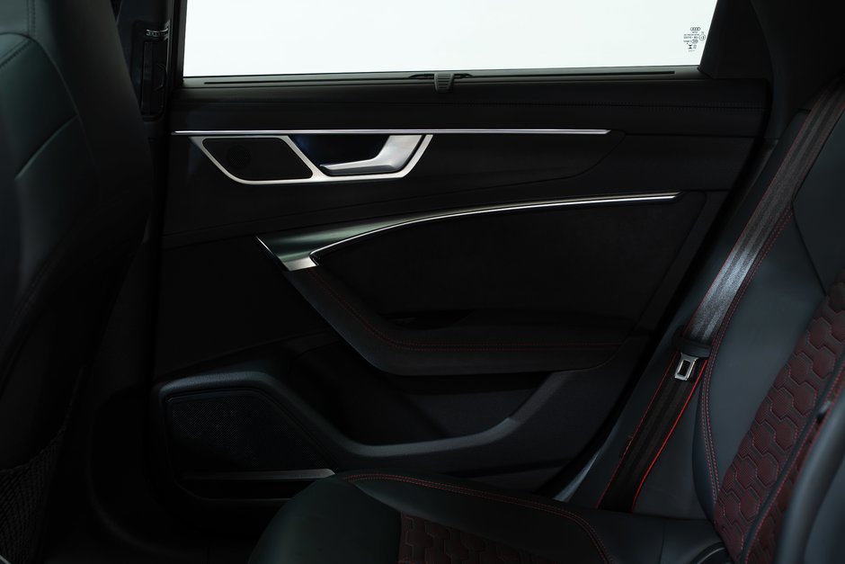 2025 Audi RS 6 Avant performance-24