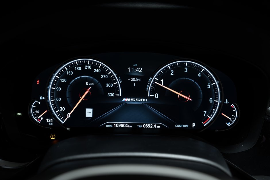 2018 BMW 5 Series M550i xDrive-15