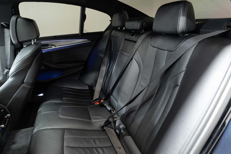 2018 BMW 5 Series M550i xDrive-25