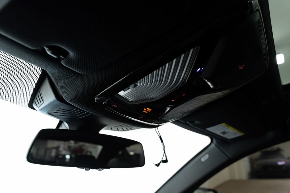 2018 BMW 5 Series M550i xDrive-18