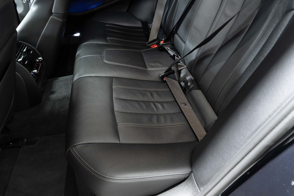 2018 BMW 5 Series M550i xDrive-27