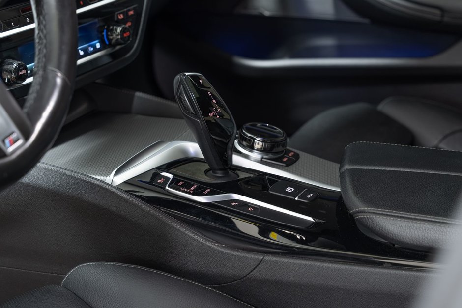 2018 BMW 5 Series M550i xDrive-14