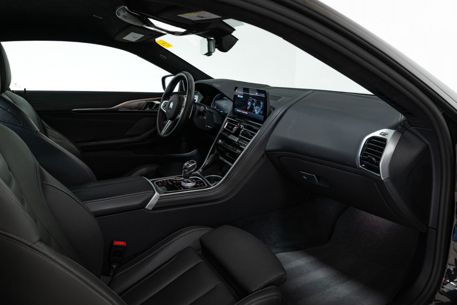 2025 BMW 8 Series M850i xDrive-22