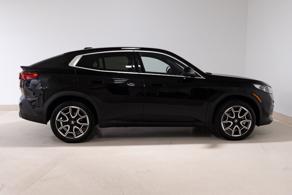 2025 BMW X2 xDrive28i-3