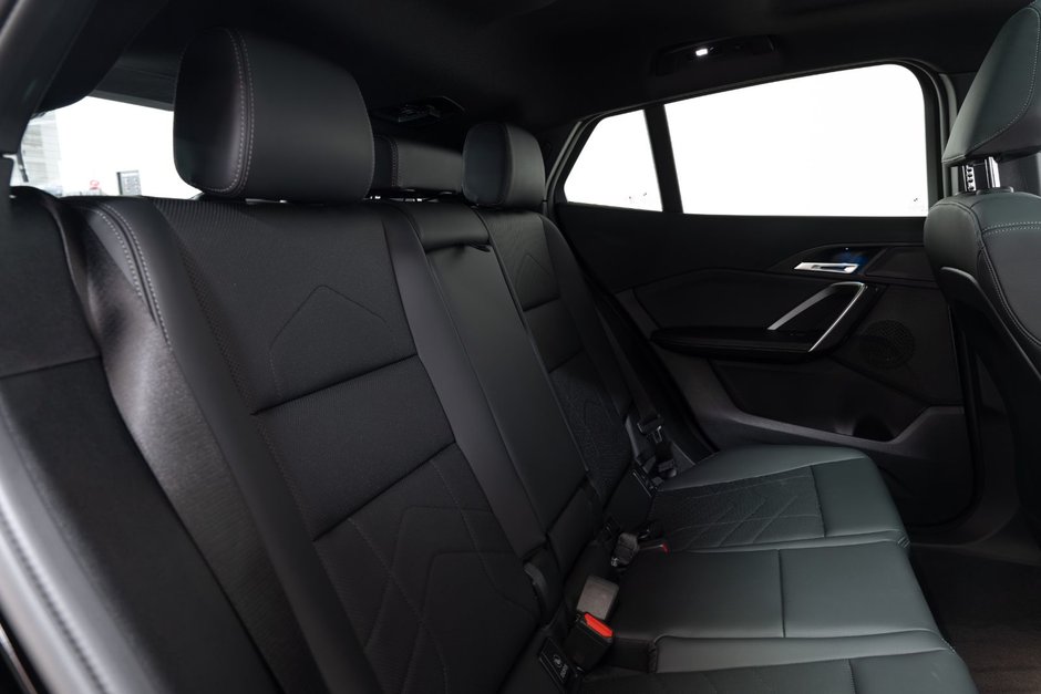 2025 BMW X2 xDrive28i-23