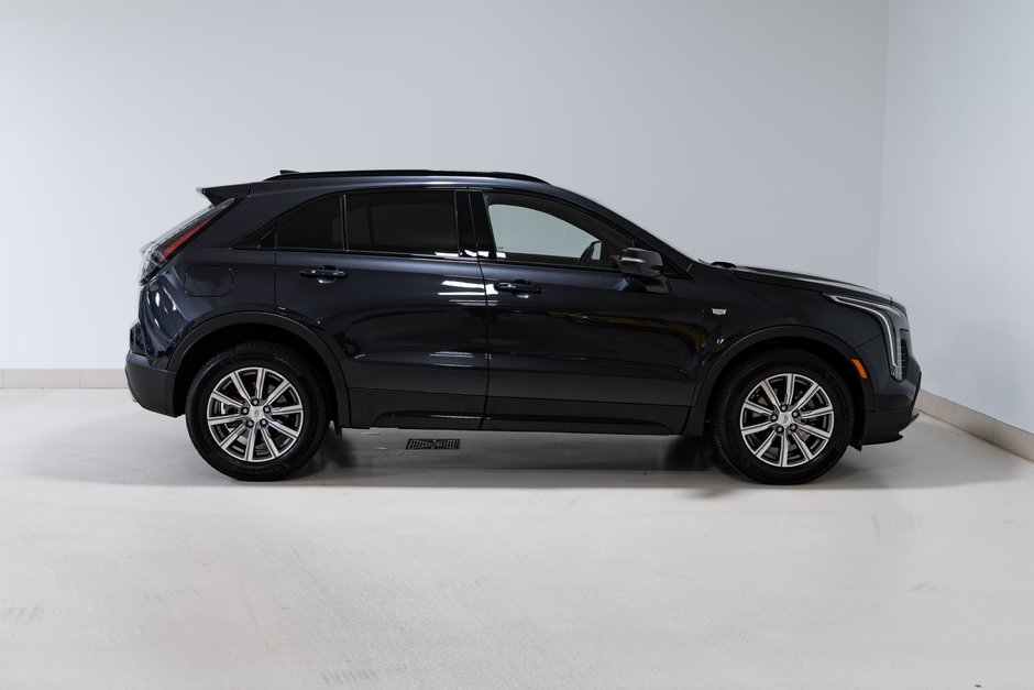 2023 Cadillac XT4 AWD Sport-3